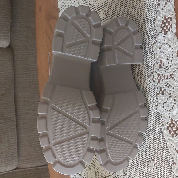 Just Fab Taupe Sofia Boat Lug Sole Loafer Sz 8.5 - Picture 11 of 16